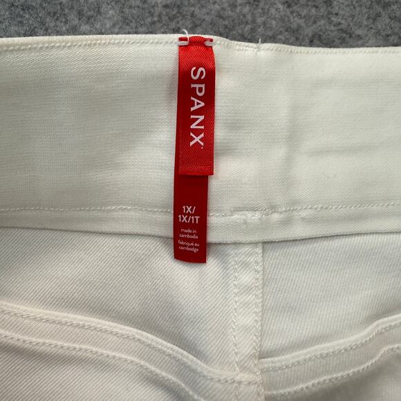 Women's Spanx 6" Twill Shorts in Bright White Size IX NEW - Picture 3 of 8